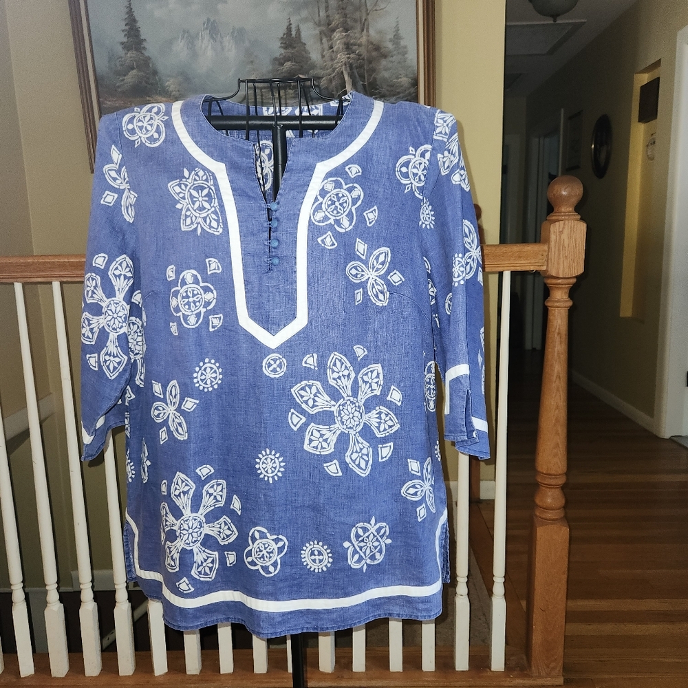 Sarah Spencer Linen Tunic Blouse White Applique Borders Tiny Buttons Like New